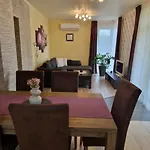 Tamasi Nyaralohaz * Balatonmariafurdo