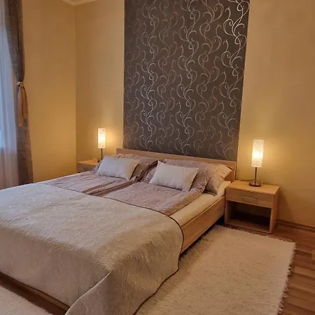 Tamasi Nyaralohaz * Balatonmáriafürdő